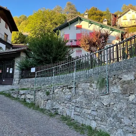 Apartment Casa Fiordaliso Con Parco, Campo Da Tennis E Wi-fi